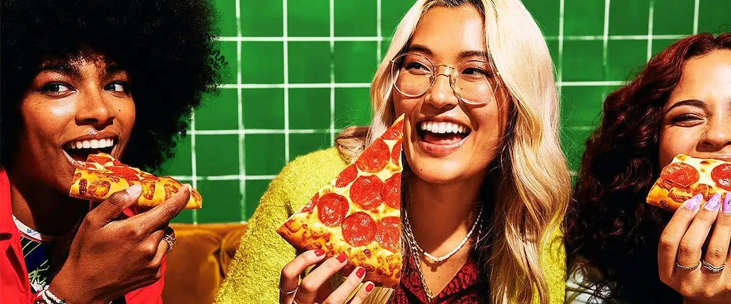 Popular Pizza Royal West Hero Image